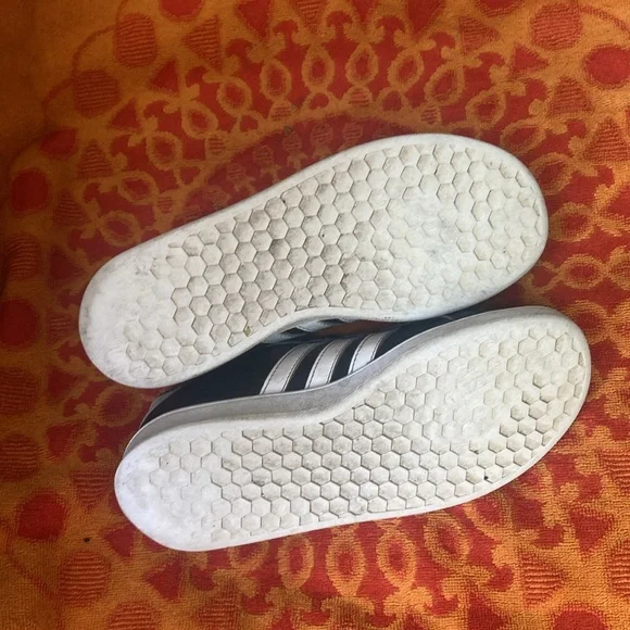 Classic Adidas street shoes - Picture 5 of 5